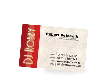 Visitenkarte von DJ Robby - dezent gemusterter Hintergrund mit Kontaktdaten und roter Streifen mit Logo.